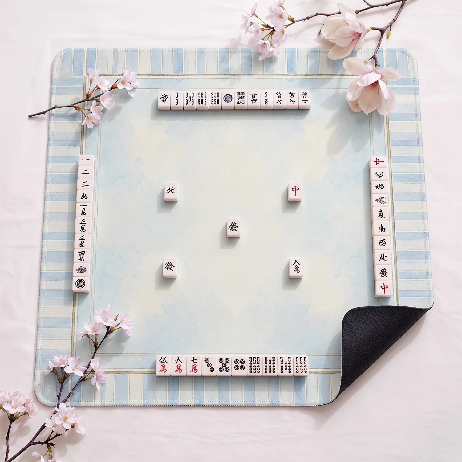 Blue Stripe design close-up on mahjong mat surface