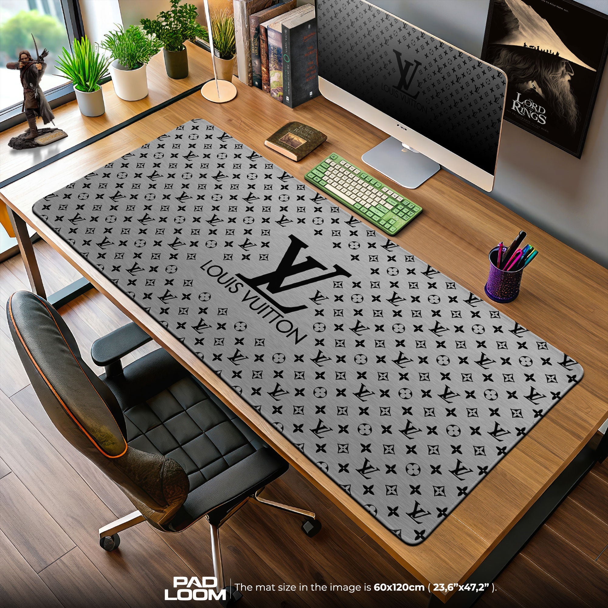 新品 LOUIS VUITTON MONOGRAM LOGO MOUSE PAD Louis Vuitton Monogram Mouse Pad, Designer Style Gaming Desk Mat