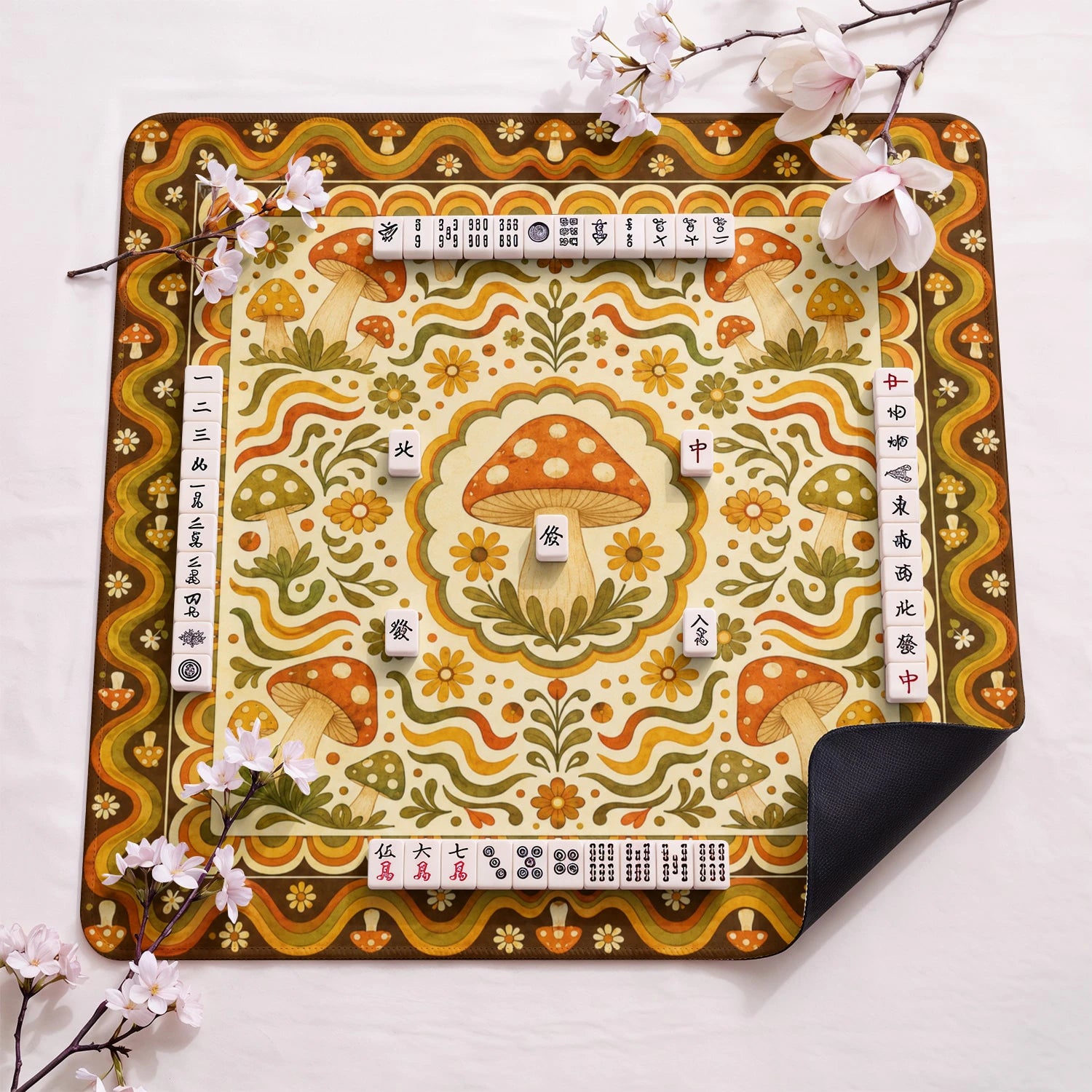 Retro Mushroom Folk design close-up on mahjong mat surface